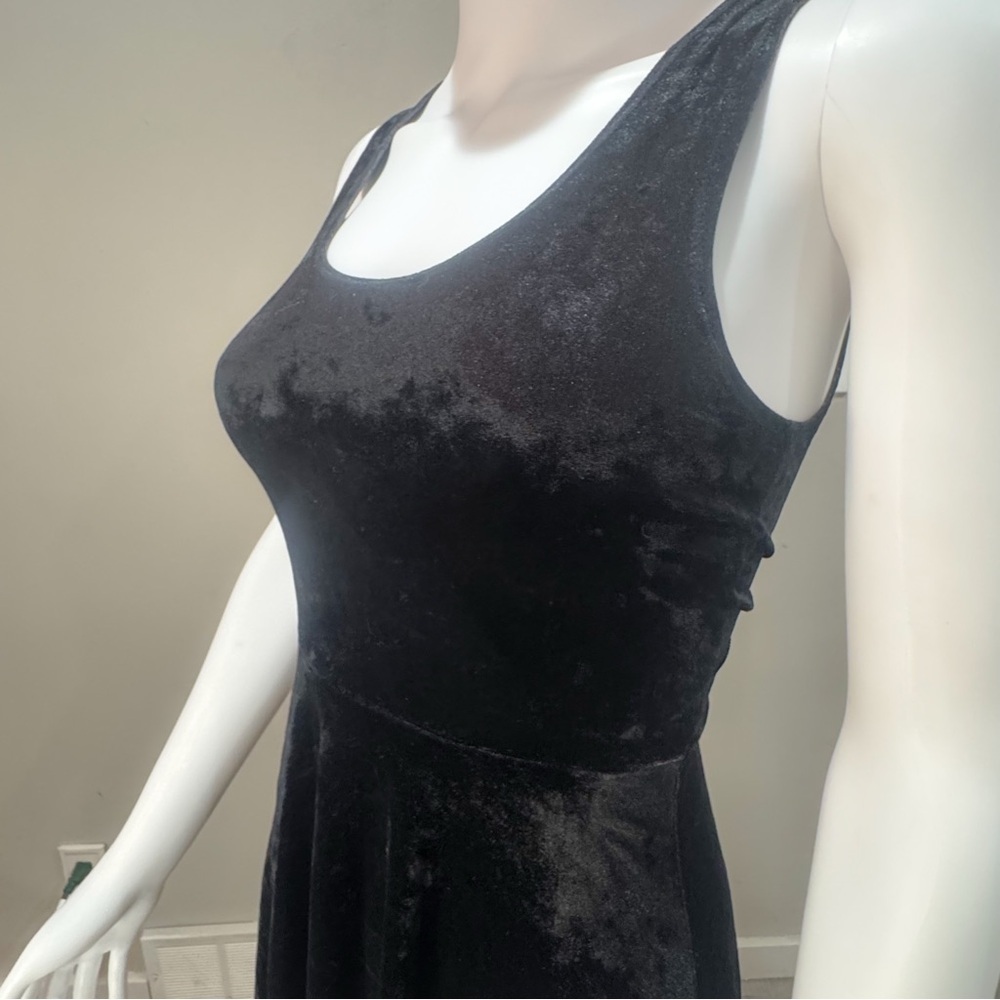 Forever 21 sleeveless velvet empire waist dress ❤️ - Picture 3 of 7